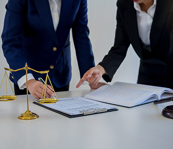 ¿Por qué elegirnos como tus abogados mercantiles en Torreón?
